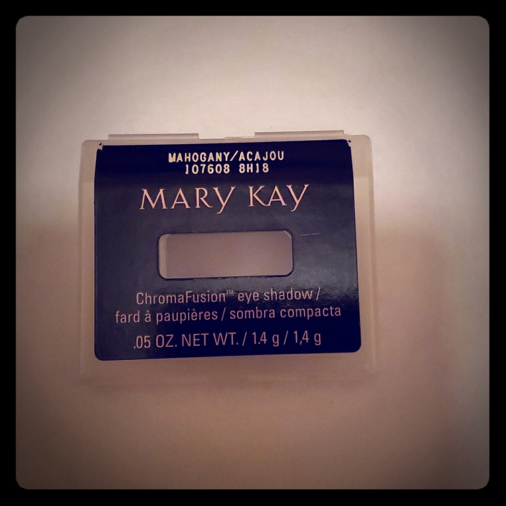 Mahogany eye shadow